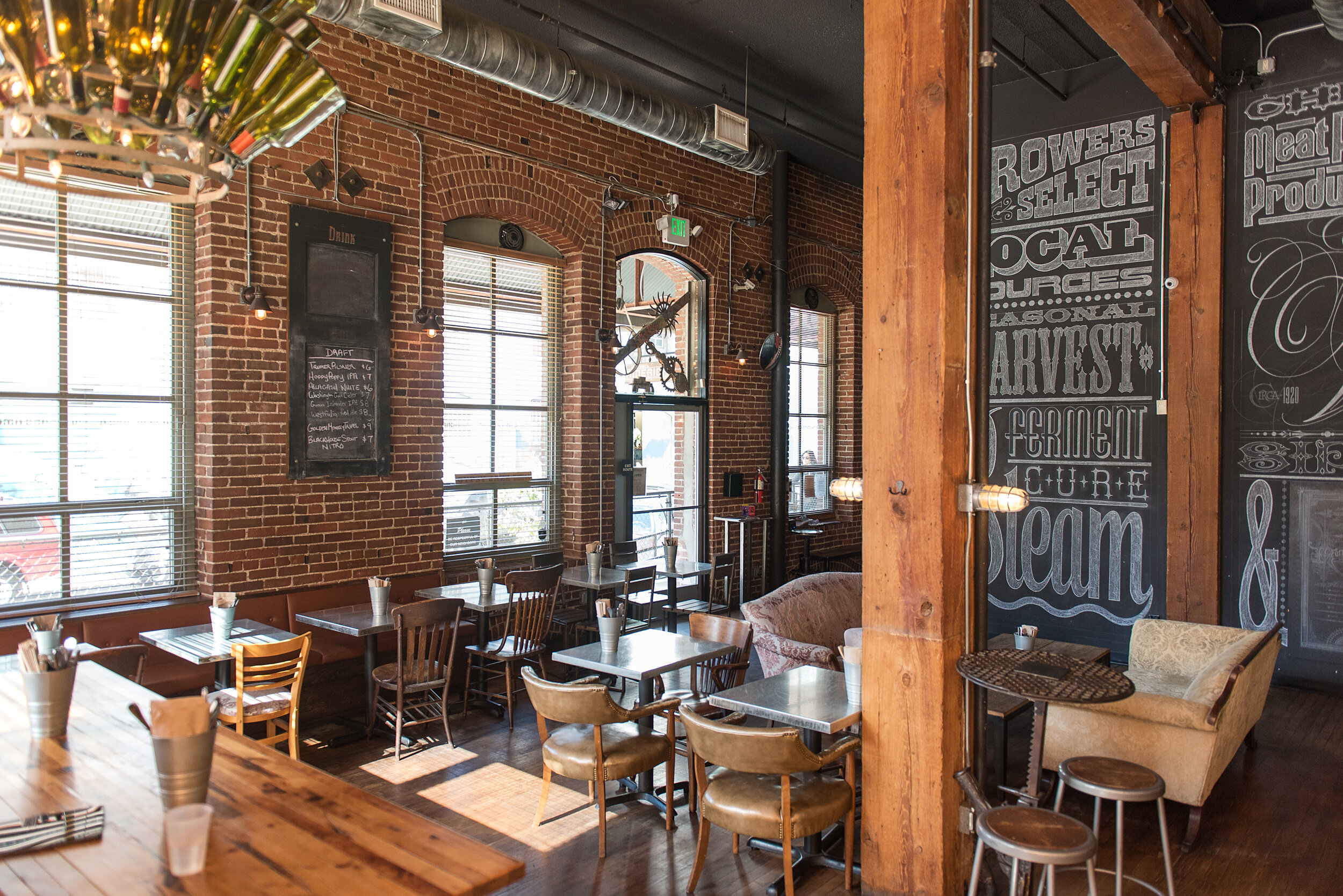 Eat Drink Americano Arts District Eatery Bar and Event Space - Dining Room.jpg